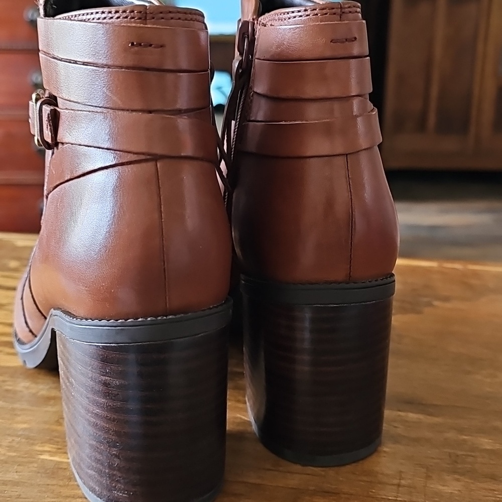 Clarks Malvet Maria Tan Leather Ankle Boot - Size 8M - Picture 5 of 9
